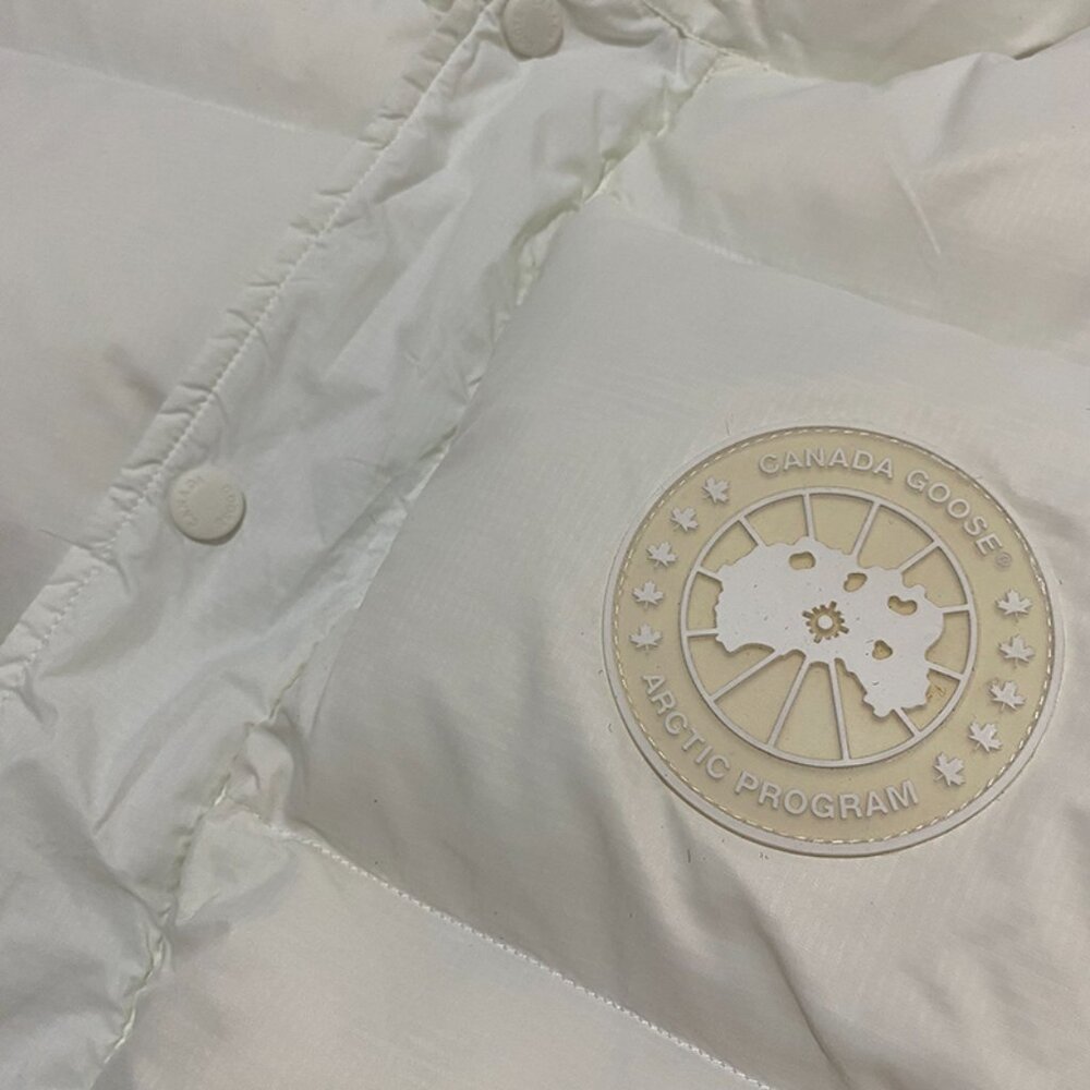 Unisex White Sleeveless Canada Goose Down Vest - Picture 9 of 13